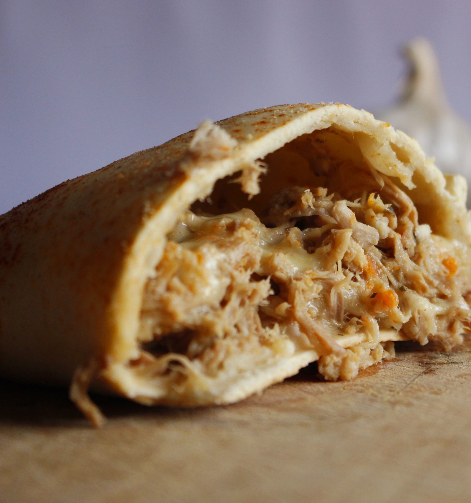 Empanada-Mechada-queso